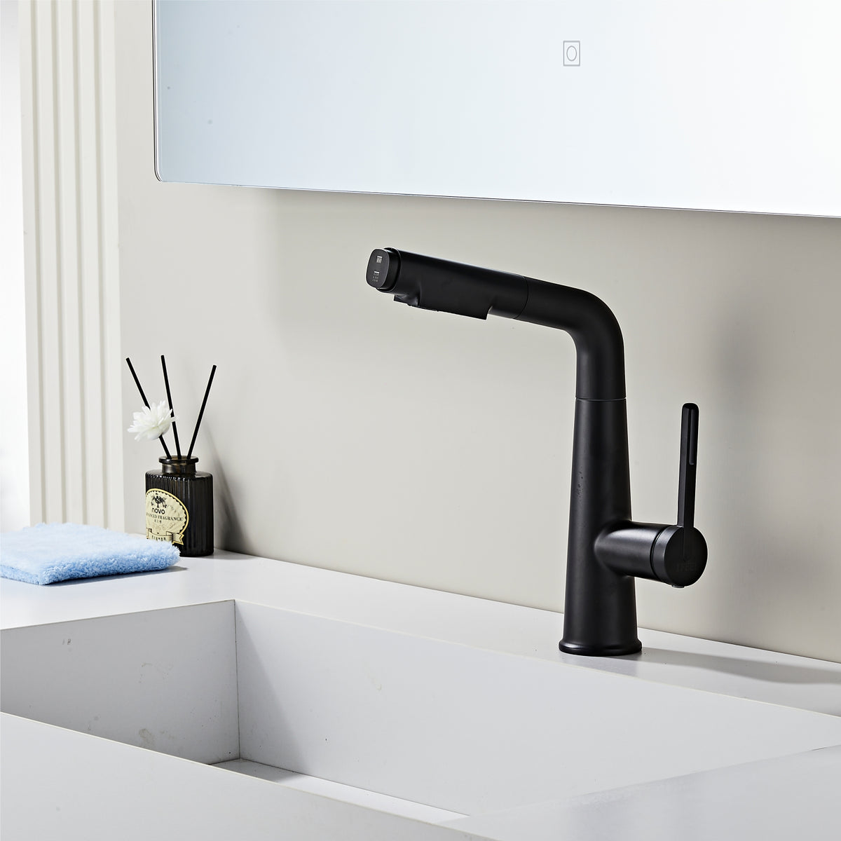 IFEEL Mixer Tap with Pull-Out Spray, Countertop Basin Tap 011539 Black