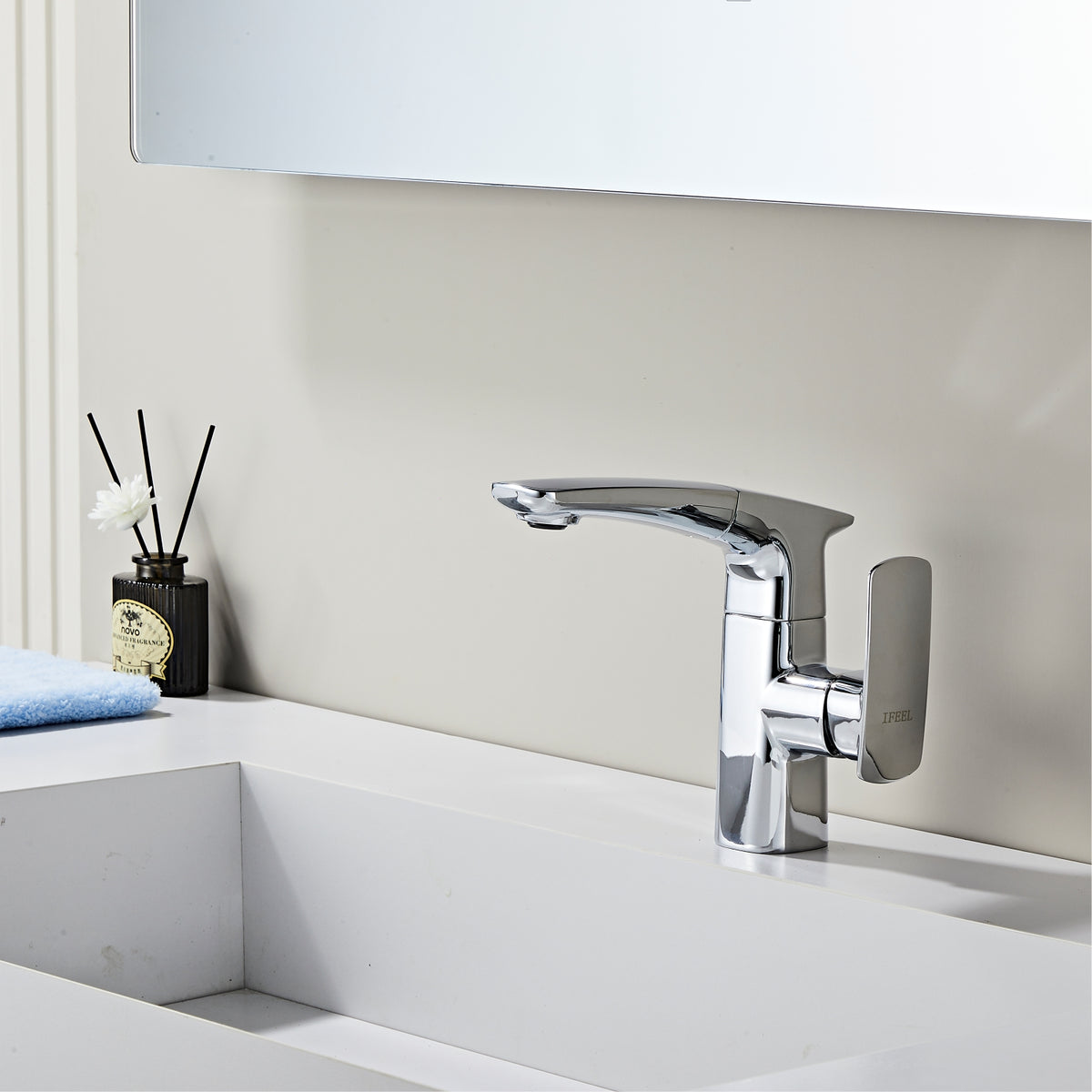 IFEEL Mixer Tap with Pull-Out Spray, Countertop Basin Tap 011537 Chrome