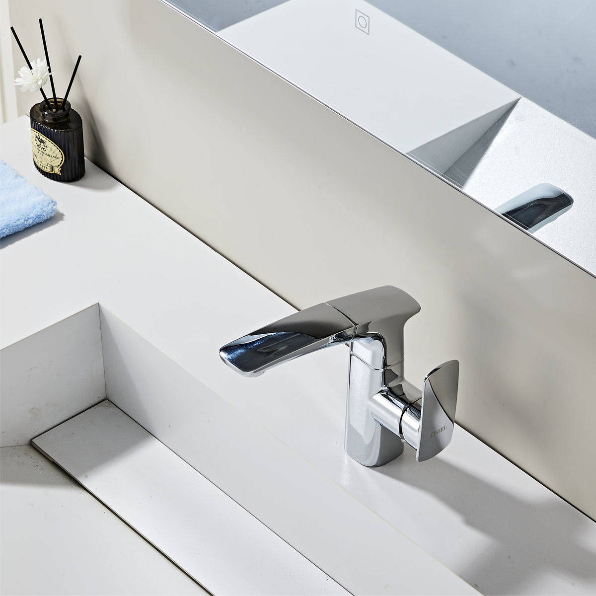 IFEEL Mixer Tap with Pull-Out Spray, Countertop Basin Tap 011537 Chrome
