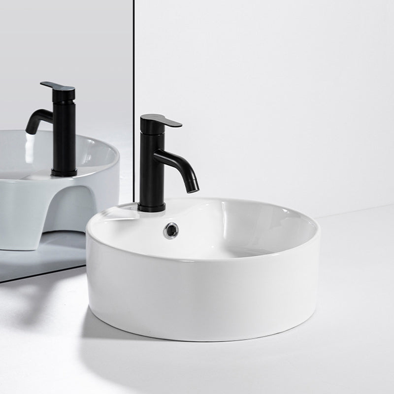 Modern Round Ceramic Bathroom Basin With Tap Insert