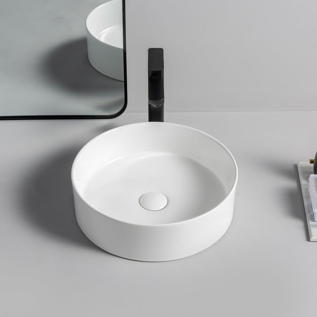 Modern White Round Ceramic Free Standing Bathroom Basin